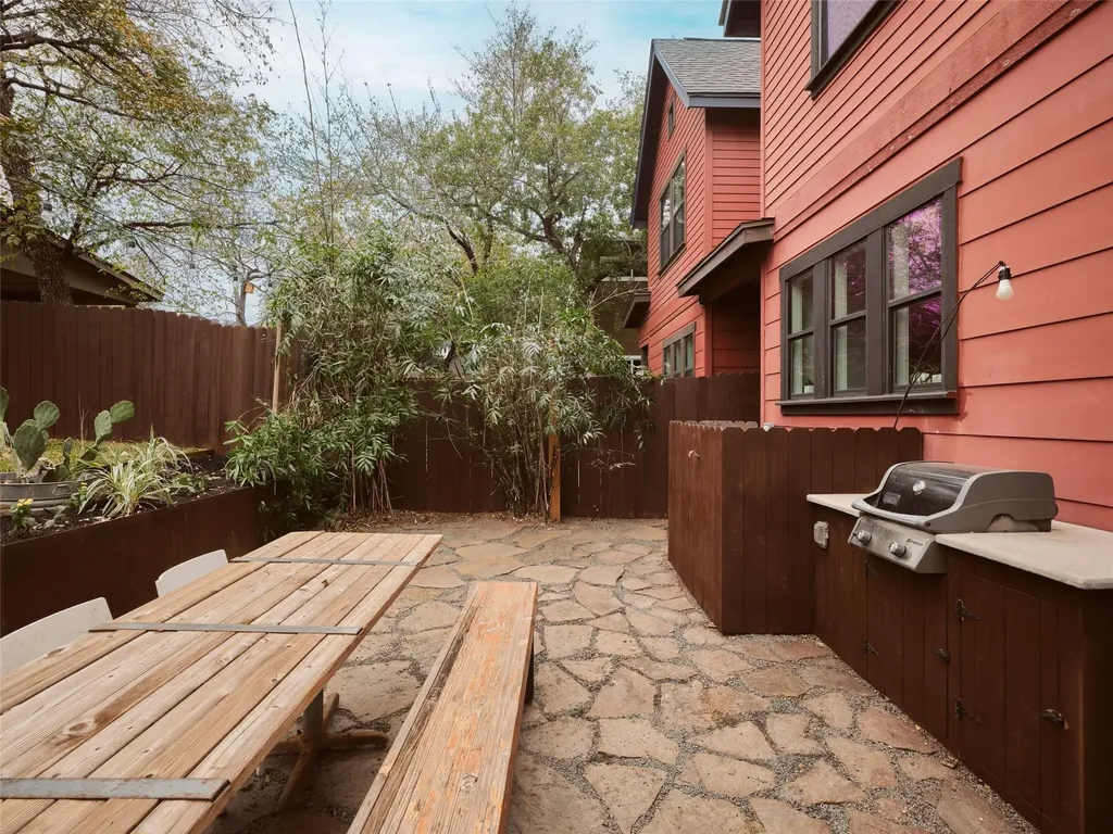 2002 E 13th Street Austin TX 78702
