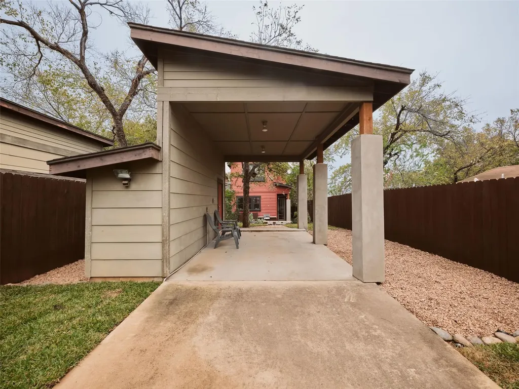 2002 E 13th Street Austin TX 78702