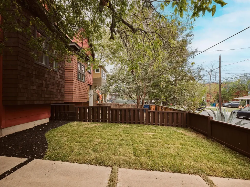2002 E 13th Street Austin TX 78702