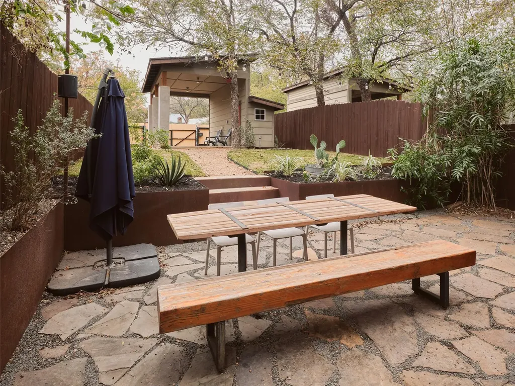 2002 E 13th Street Austin TX 78702