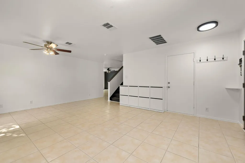 201 Lexington Kyle TX 78640