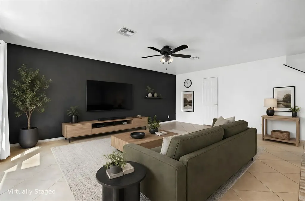 201 Lexington Kyle TX 78640