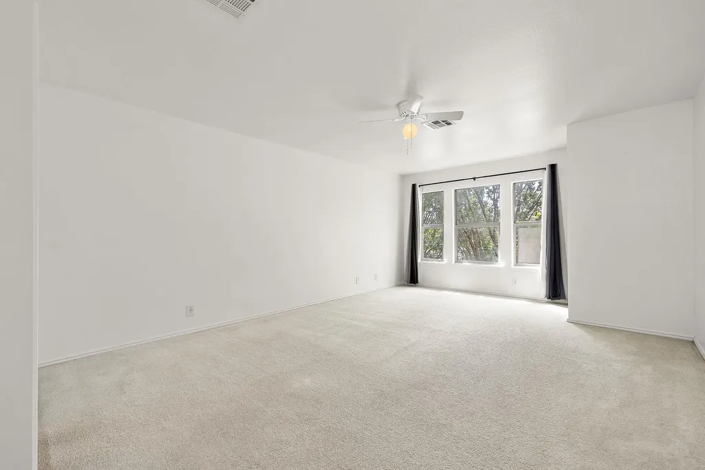 201 Lexington Kyle TX 78640