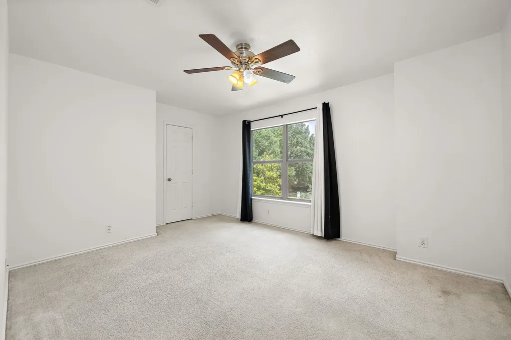 201 Lexington Kyle TX 78640