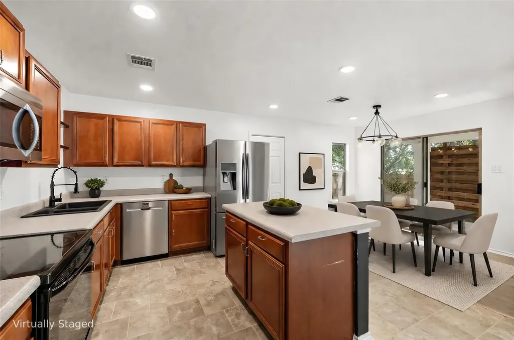 201 Lexington Kyle TX 78640