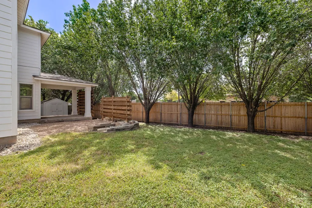 201 Lexington Kyle TX 78640