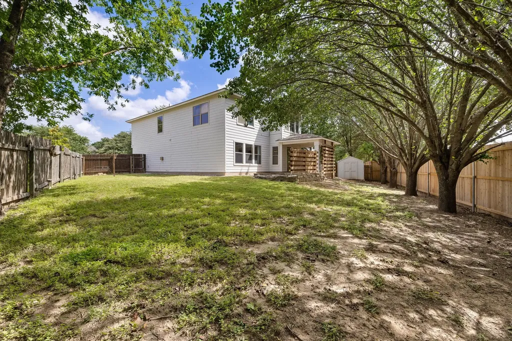 201 Lexington Kyle TX 78640