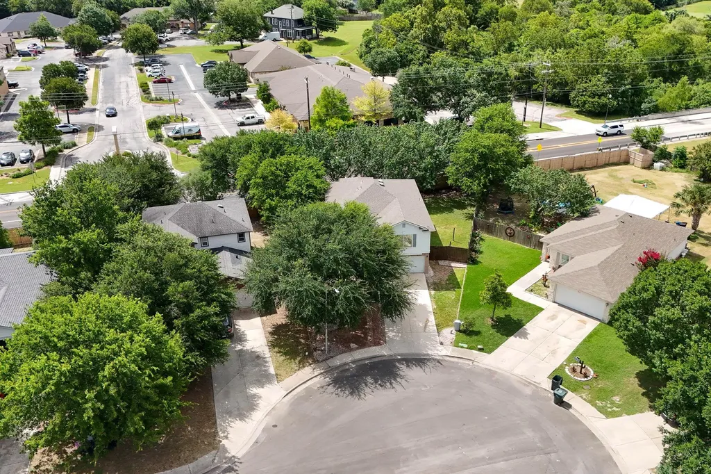 201 Lexington Kyle TX 78640
