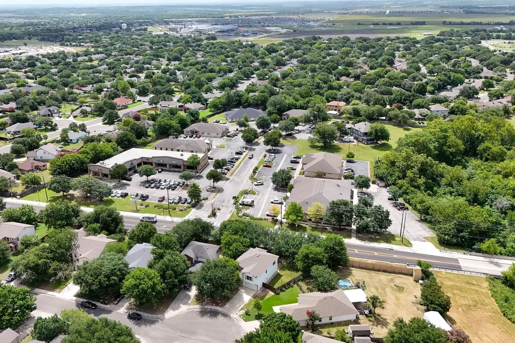 201 Lexington Kyle TX 78640