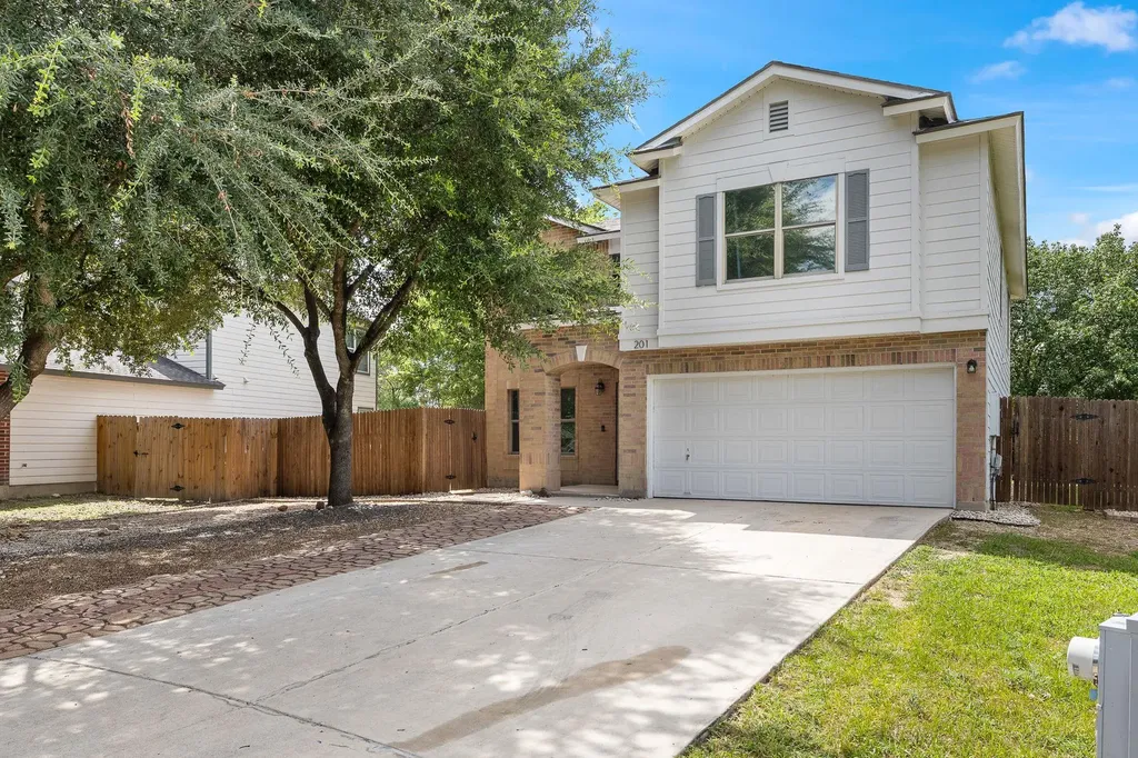 201 Lexington Kyle TX 78640