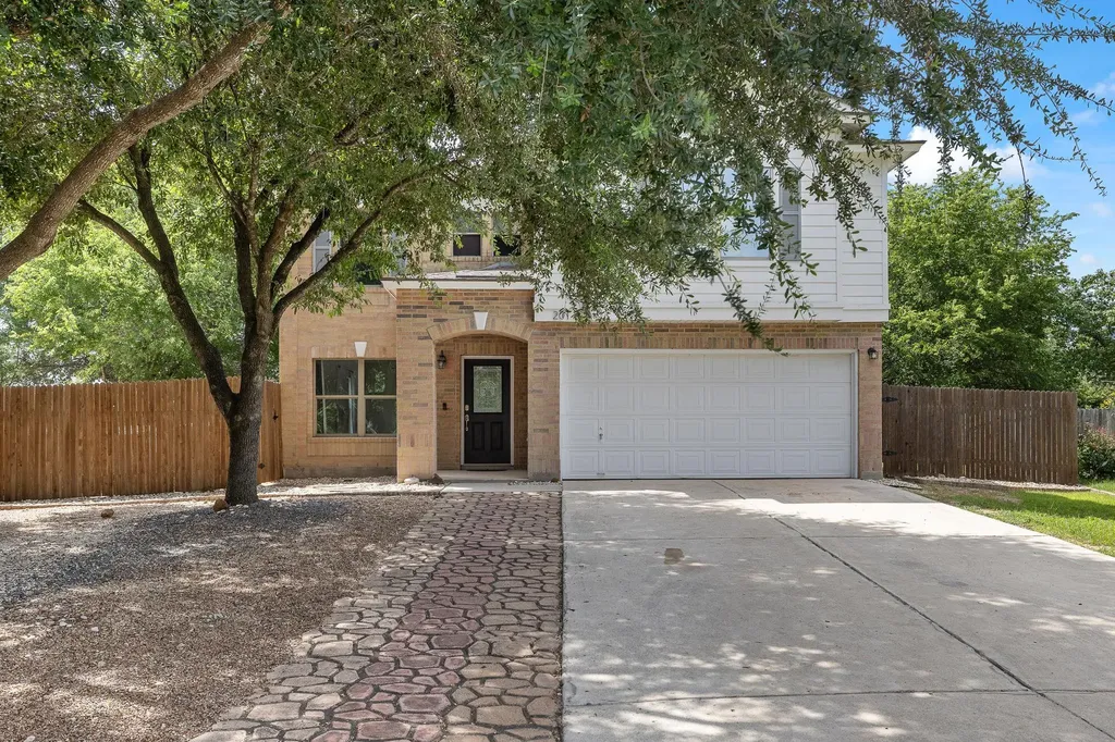 201 Lexington Kyle TX 78640