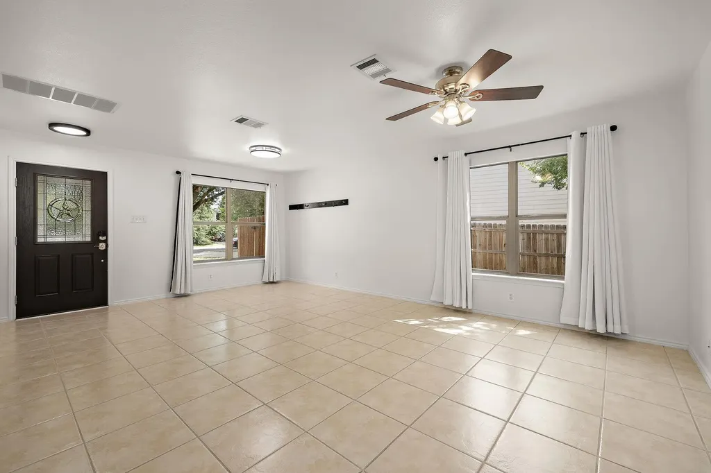 201 Lexington Kyle TX 78640