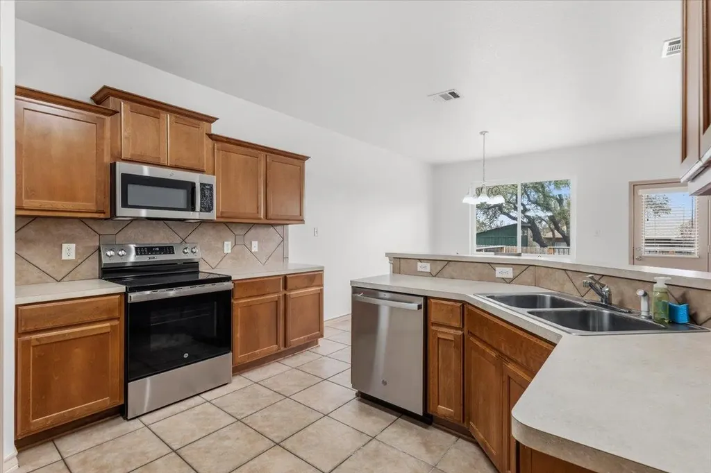 119 E Wildflower Boulevard Marble Falls TX 78654
