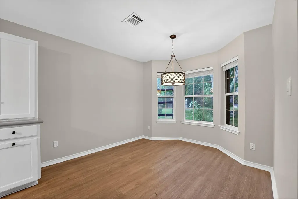 102 Hummingbird Lane Lockhart TX 78644