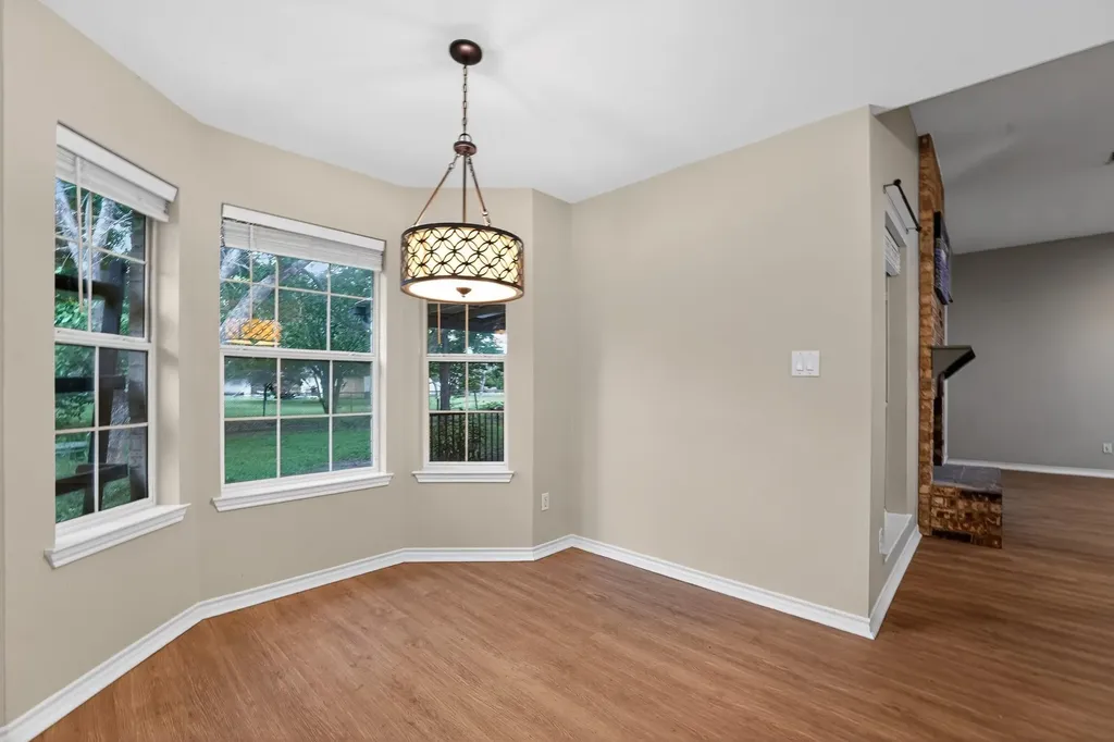 102 Hummingbird Lane Lockhart TX 78644