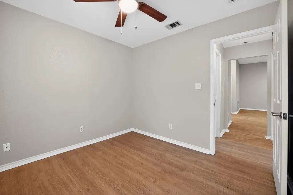 102 Hummingbird Lane Lockhart TX 78644