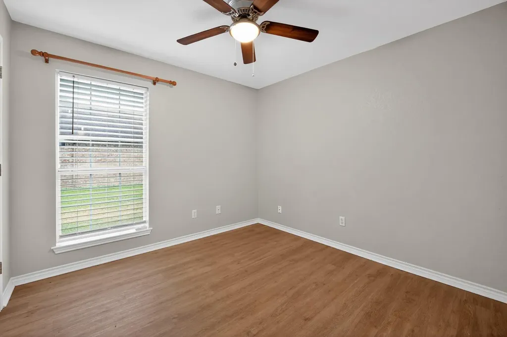 102 Hummingbird Lane Lockhart TX 78644