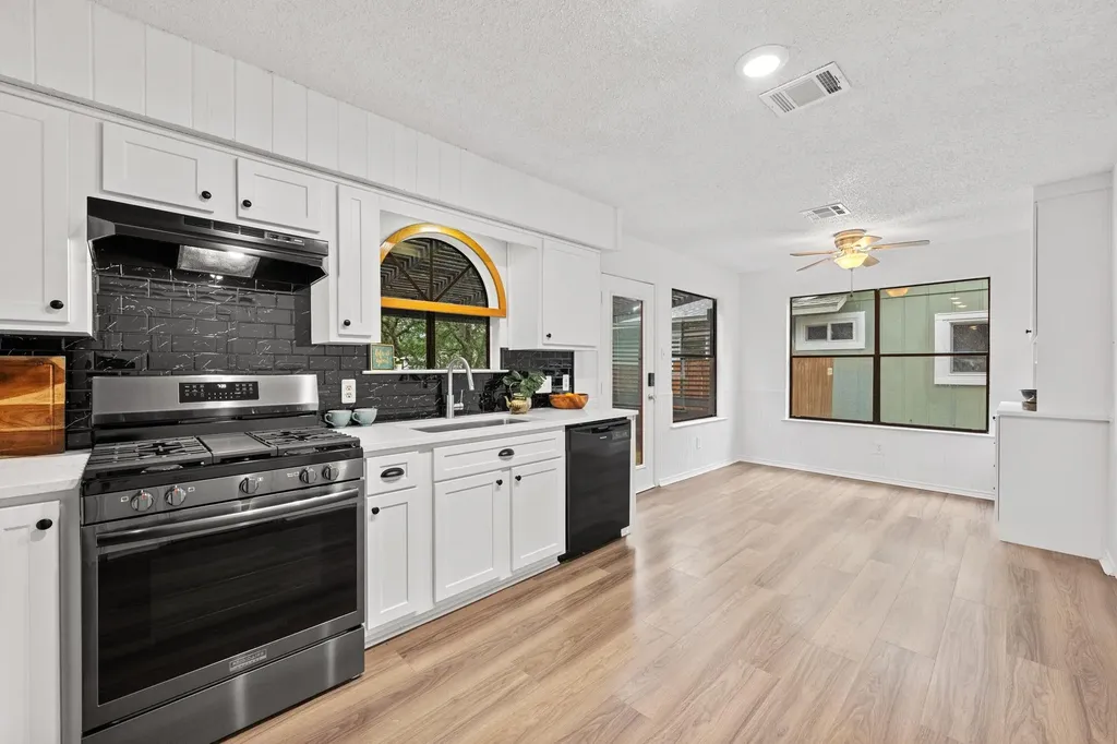 811 Silcantu Drive Austin TX 78748