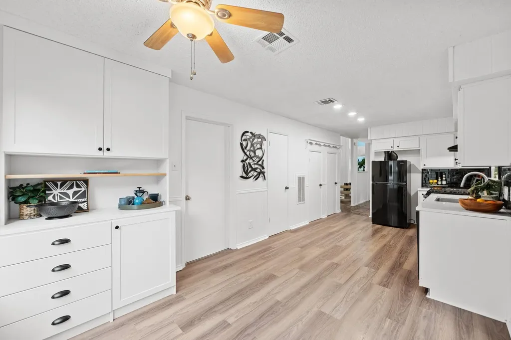 811 Silcantu Drive Austin TX 78748