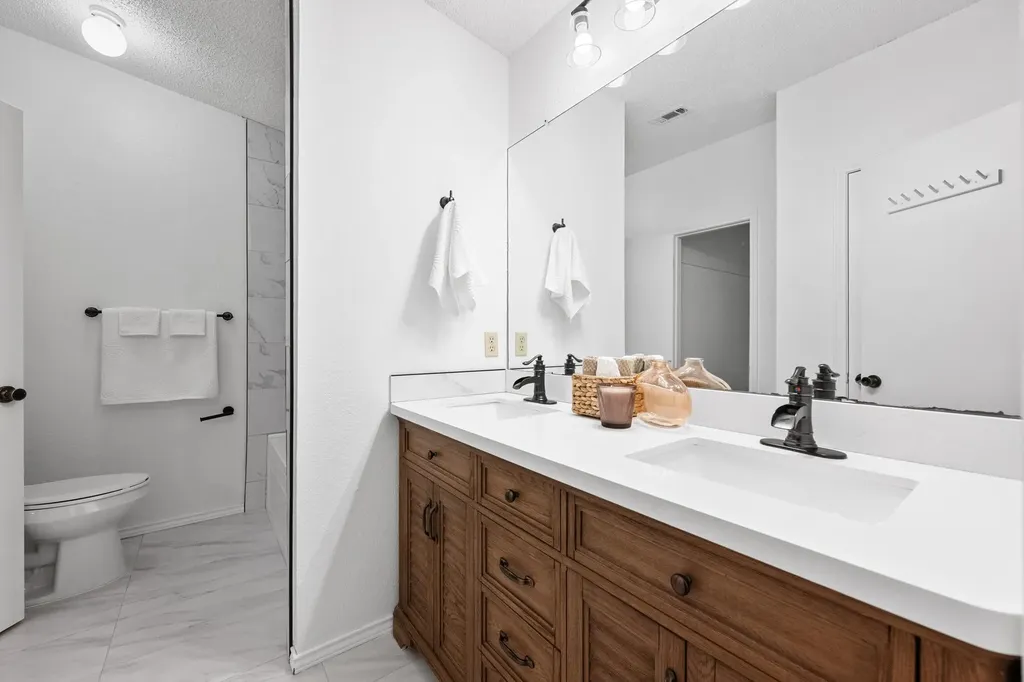 811 Silcantu Drive Austin TX 78748