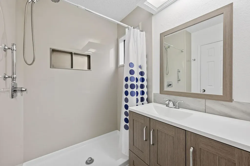 811 Silcantu Drive Austin TX 78748