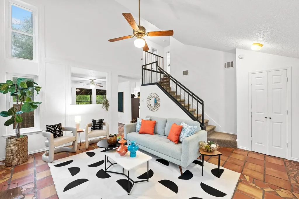 811 Silcantu Drive Austin TX 78748