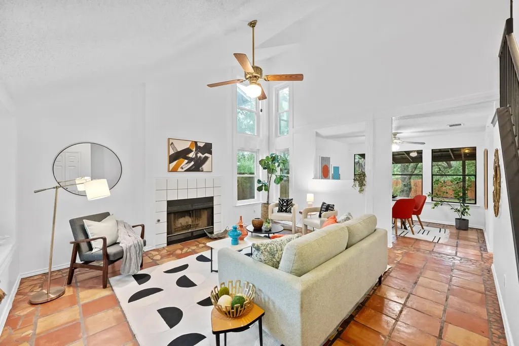 811 Silcantu Drive Austin TX 78748