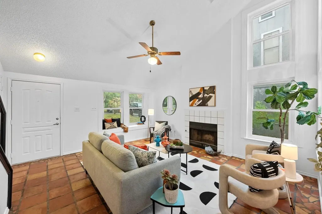 811 Silcantu Drive Austin TX 78748