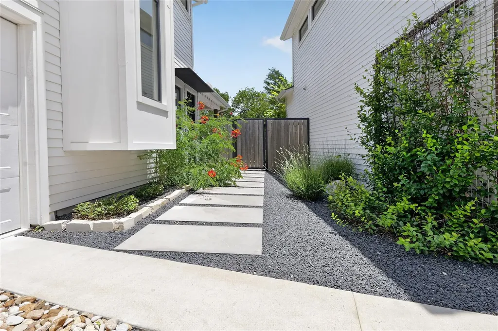 1816 Adina Street Austin TX 78721