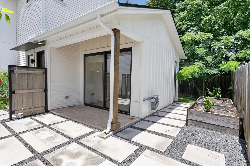 1816 Adina Street Austin TX 78721