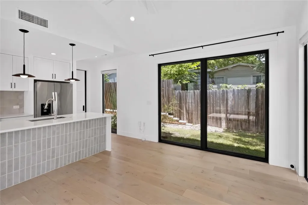 1816 Adina Street Austin TX 78721
