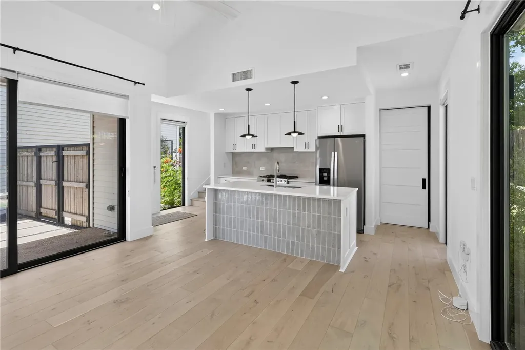 1816 Adina Street Austin TX 78721