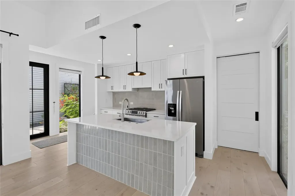 1816 Adina Street Austin TX 78721