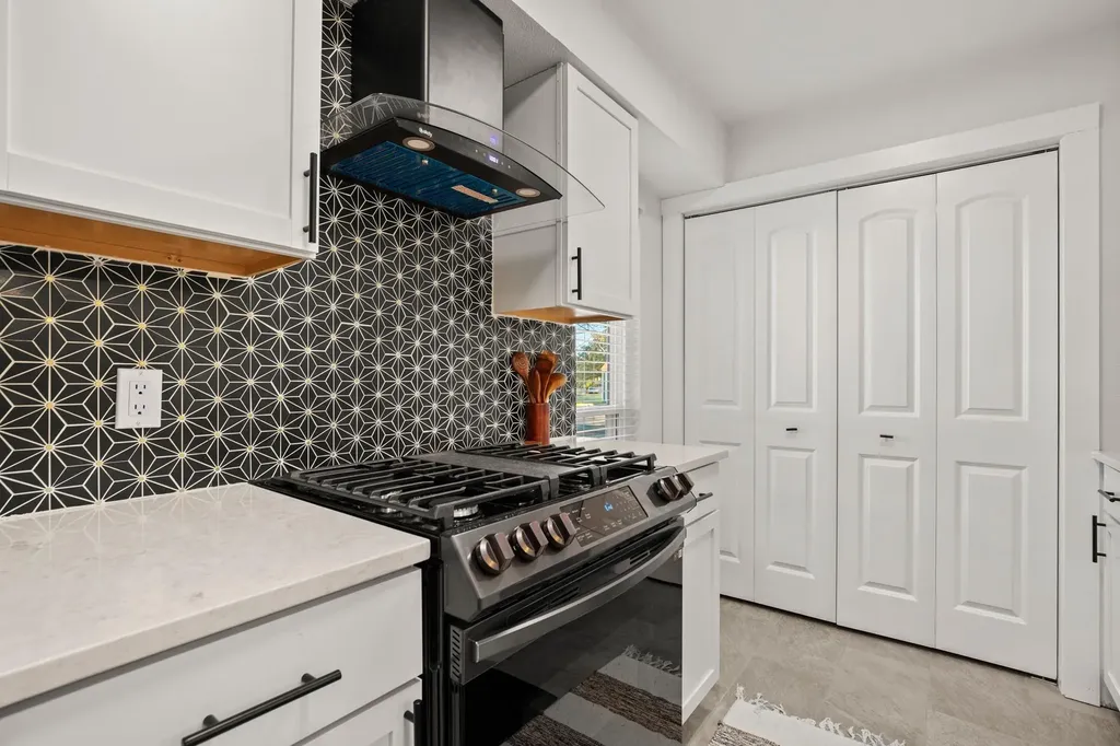 7001 Woodhue Drive Austin TX 78745