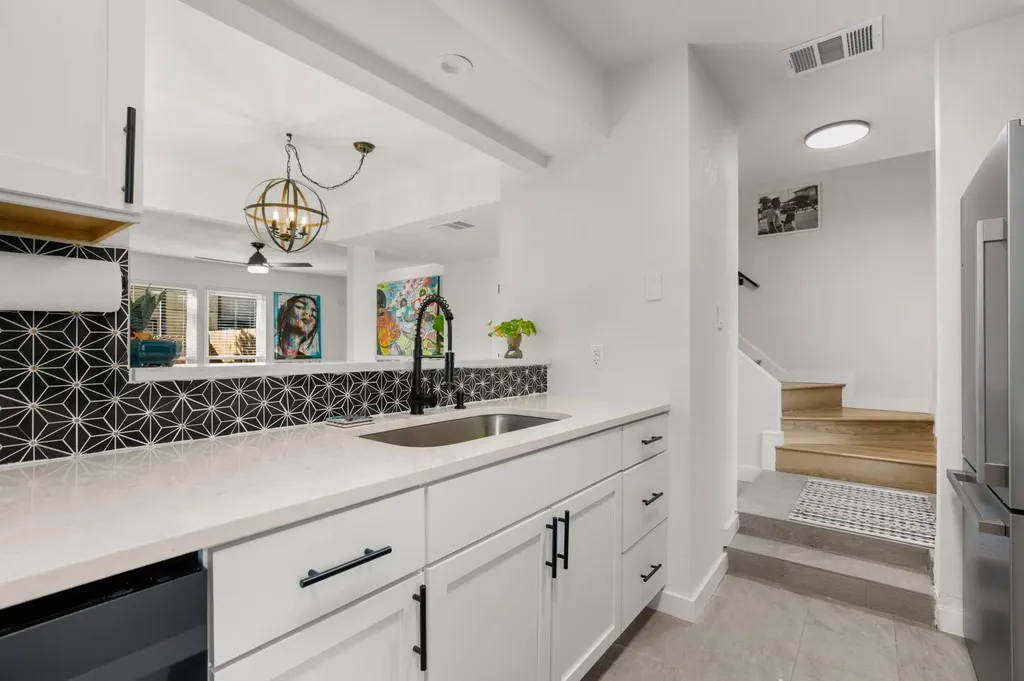 7001 Woodhue Drive Austin TX 78745