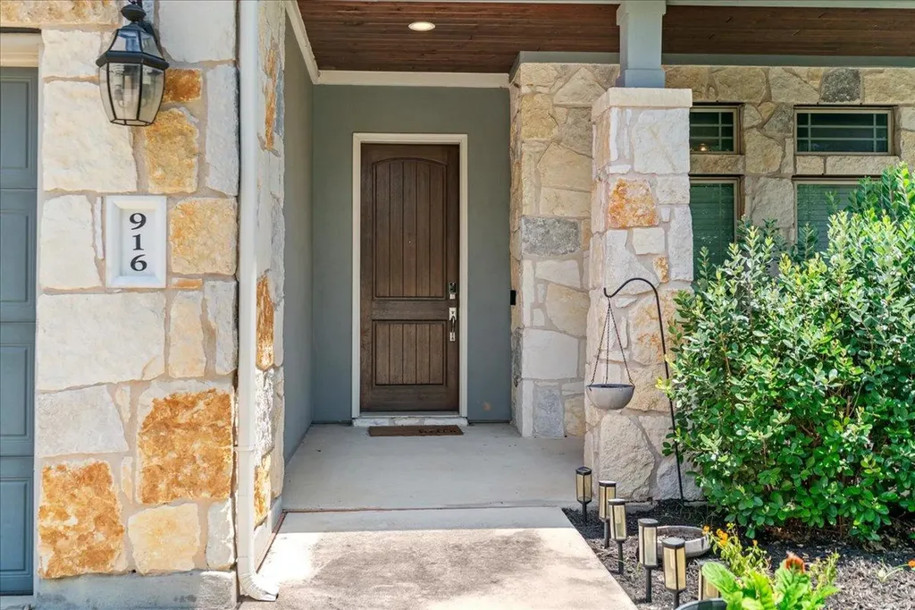 916 Isaias Drive Leander TX 78641