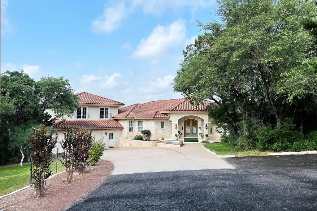 25400 River Road Spicewood TX 78669