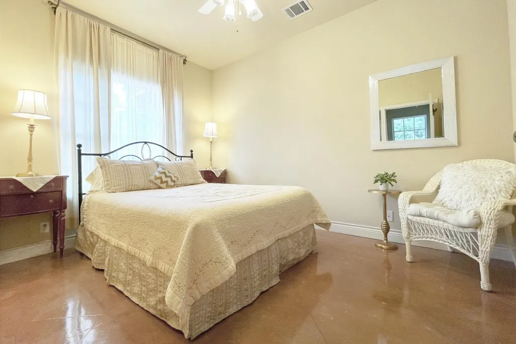 25400 River Road Spicewood TX 78669
