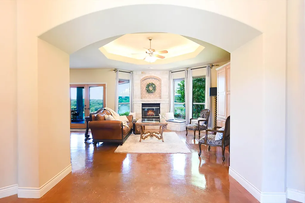 25400 River Road Spicewood TX 78669