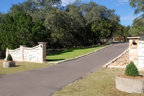 25400 River Road Spicewood TX 78669