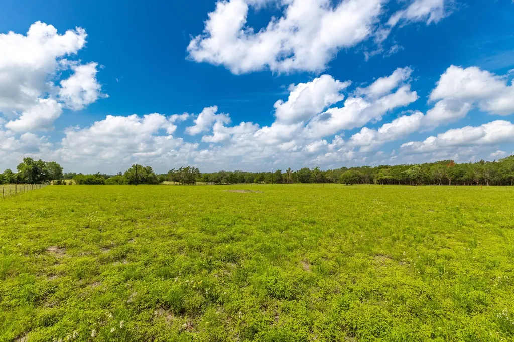 2112 (Tract #4) Baca Loop Flatonia TX 78941
