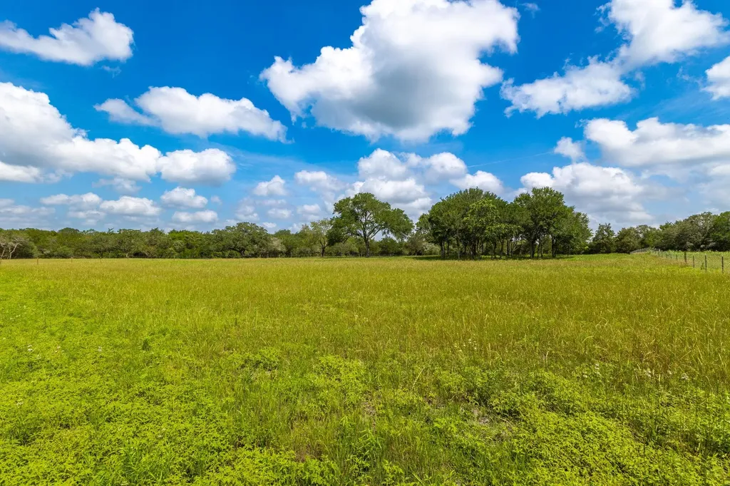 2112 (Tract #4) Baca Loop Flatonia TX 78941