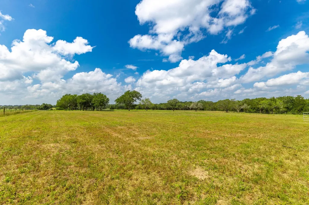 2112 (Tract #4) Baca Loop Flatonia TX 78941
