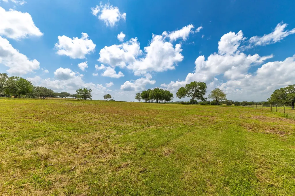 2112 (Tract #4) Baca Loop Flatonia TX 78941