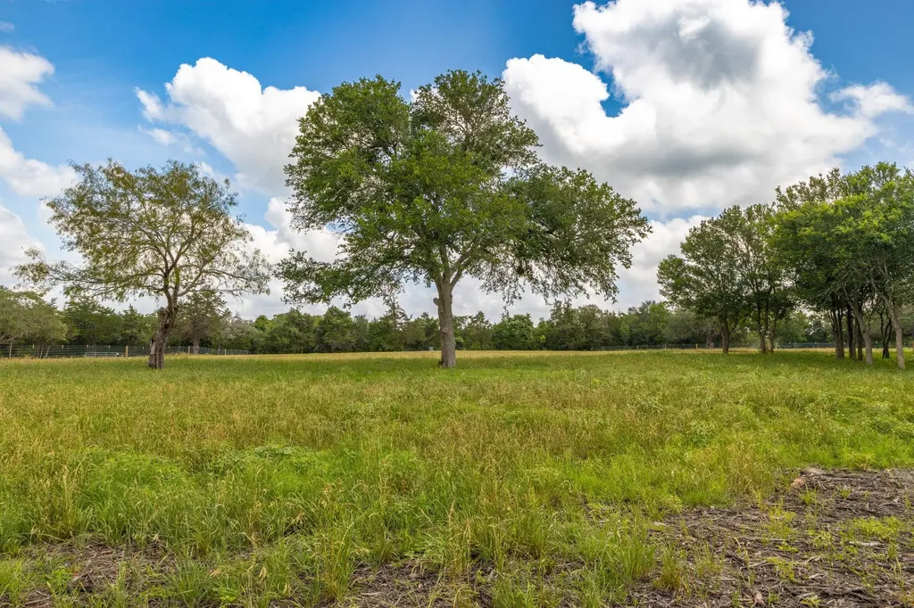 2112 (Tract #4) Baca Loop Flatonia TX 78941