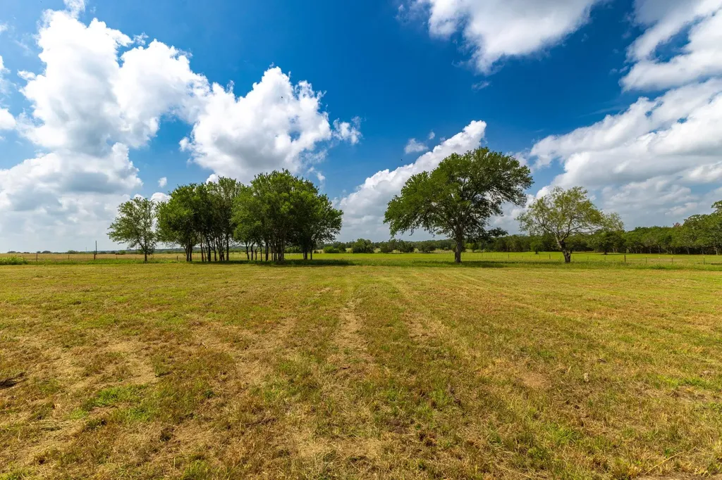 2112 (Tract #4) Baca Loop Flatonia TX 78941