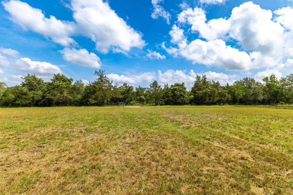 2112 (Tract #4) Baca Loop Flatonia TX 78941