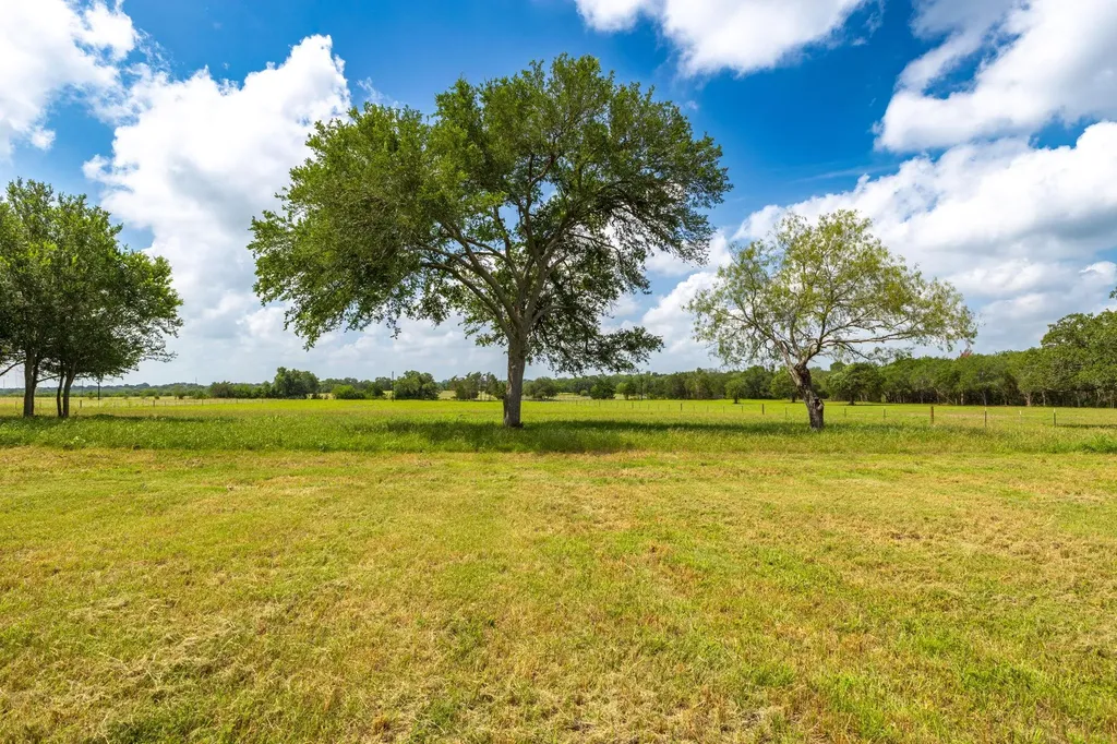 2112 (Tract #4) Baca Loop Flatonia TX 78941