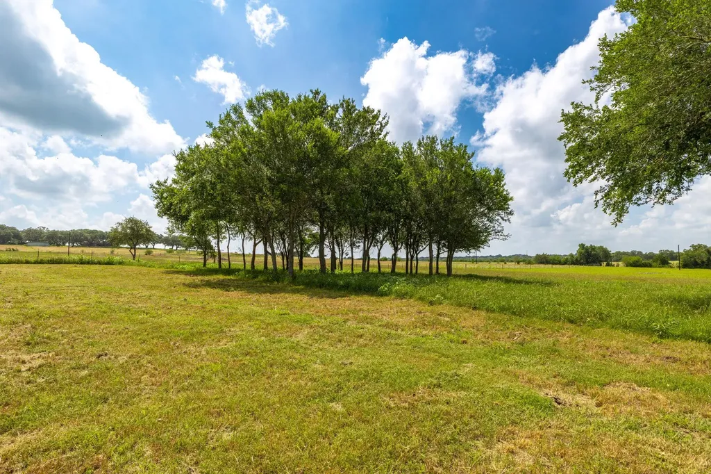 2112 (Tract #4) Baca Loop Flatonia TX 78941