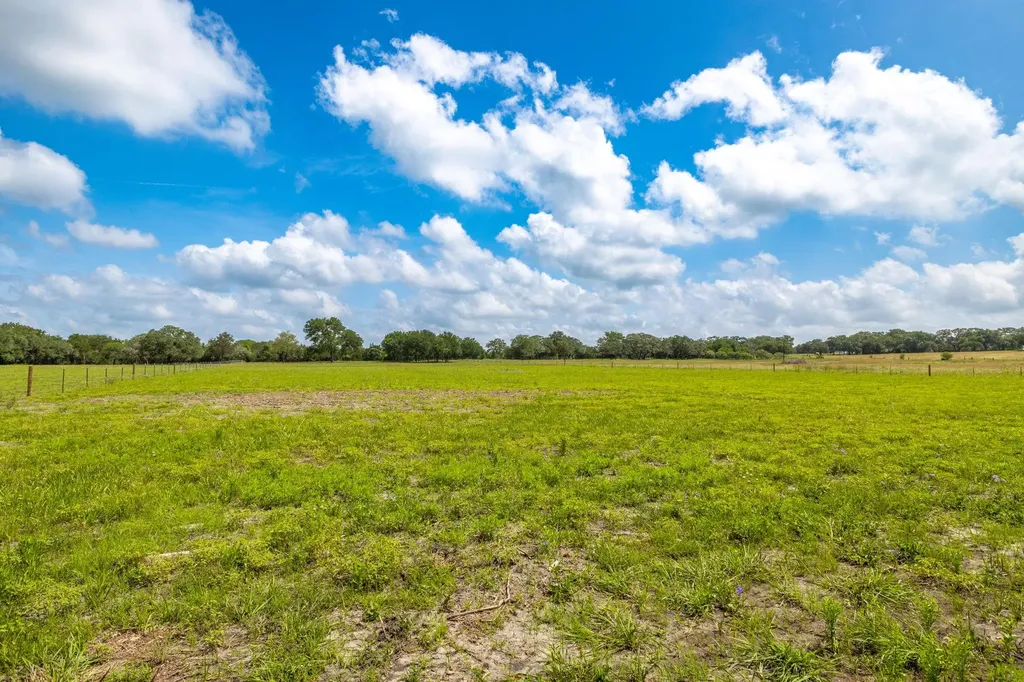 2112 (Tract #4) Baca Loop Flatonia TX 78941
